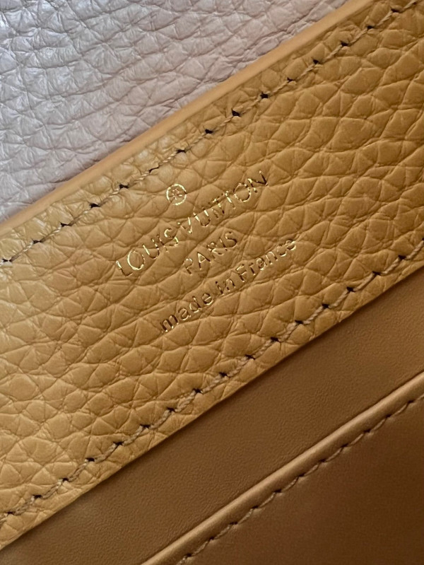 l0*is V*t0n capucines mini