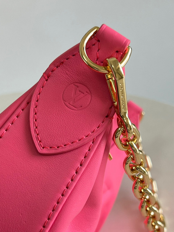 l0*is V*t0n over the moon