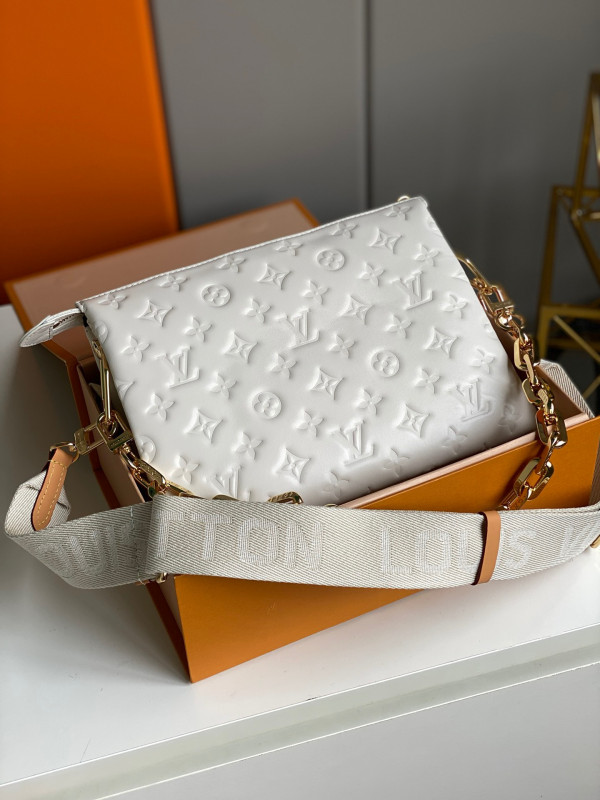 l0*is V*t0n coussin pm