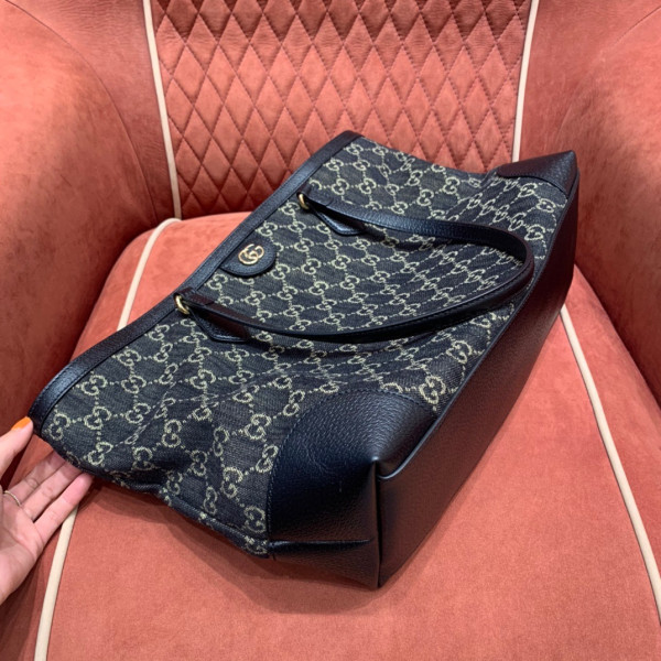 G*u*i ophidia medium tote with web