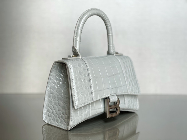 Ba*len*cia*ga hourglass