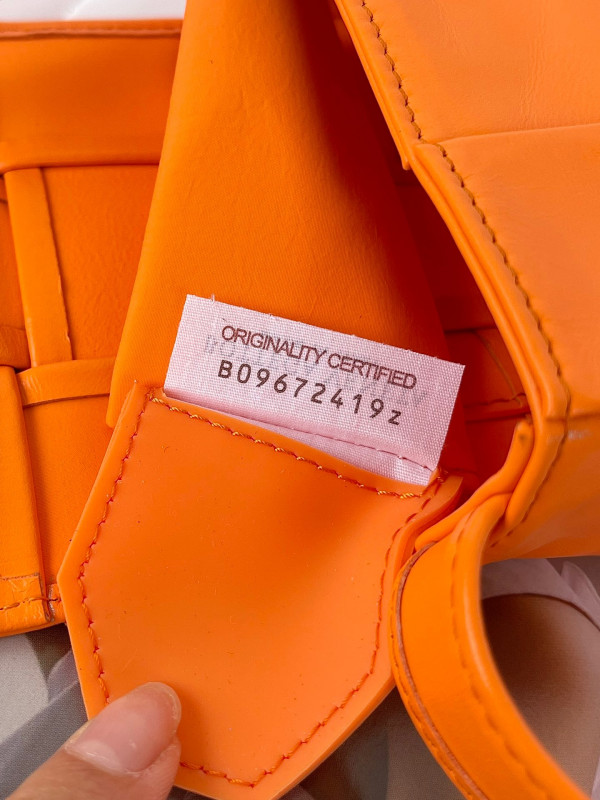 bo*te*ga Ve*ne*ta candy mini cassette-12*8*4cm