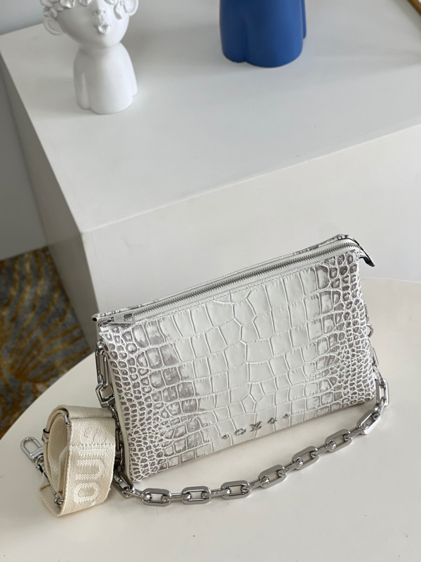 l0*is V*t0n coussin pm