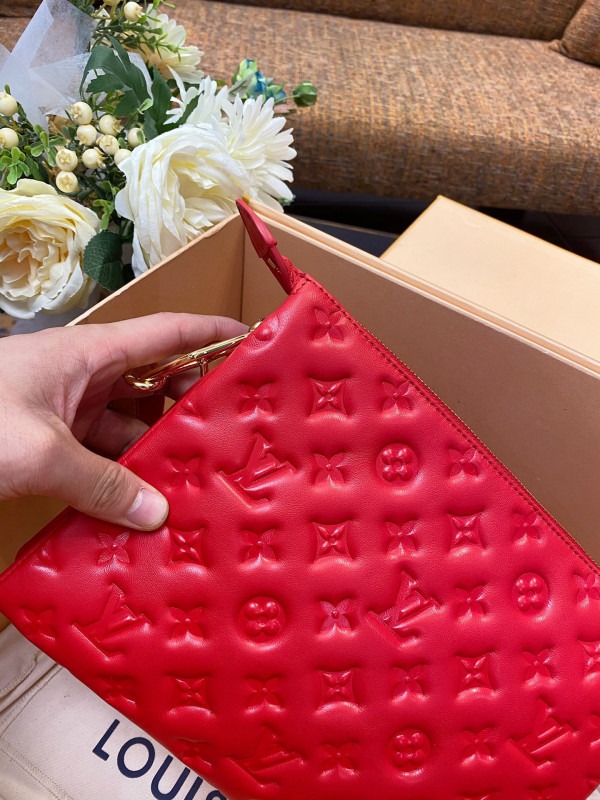 l0*is V*t0n coussin pm