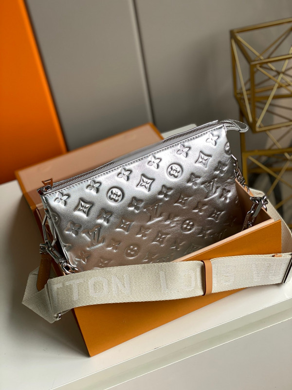 l0*is V*t0n coussin pm