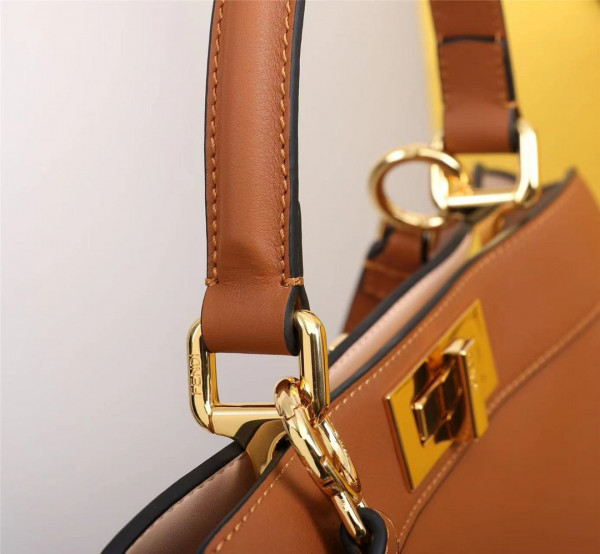 F**di peekaboo iseeu medium