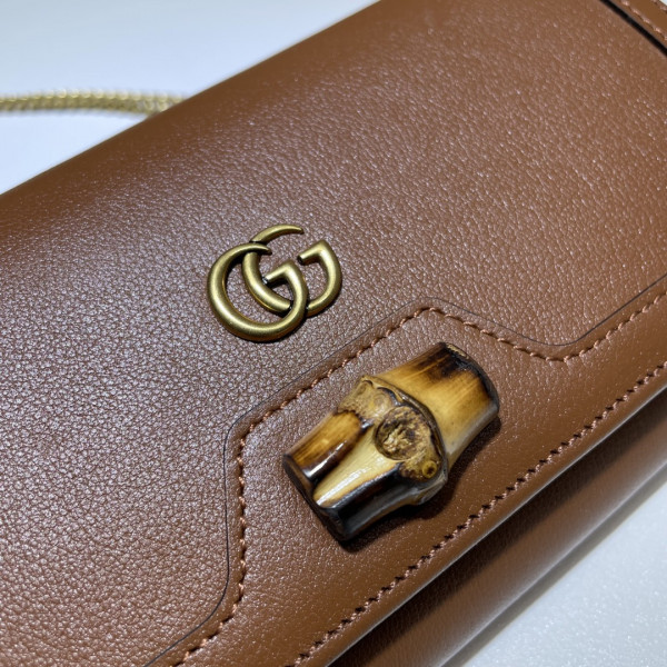 G*u*i diana chain wallet with bamboo