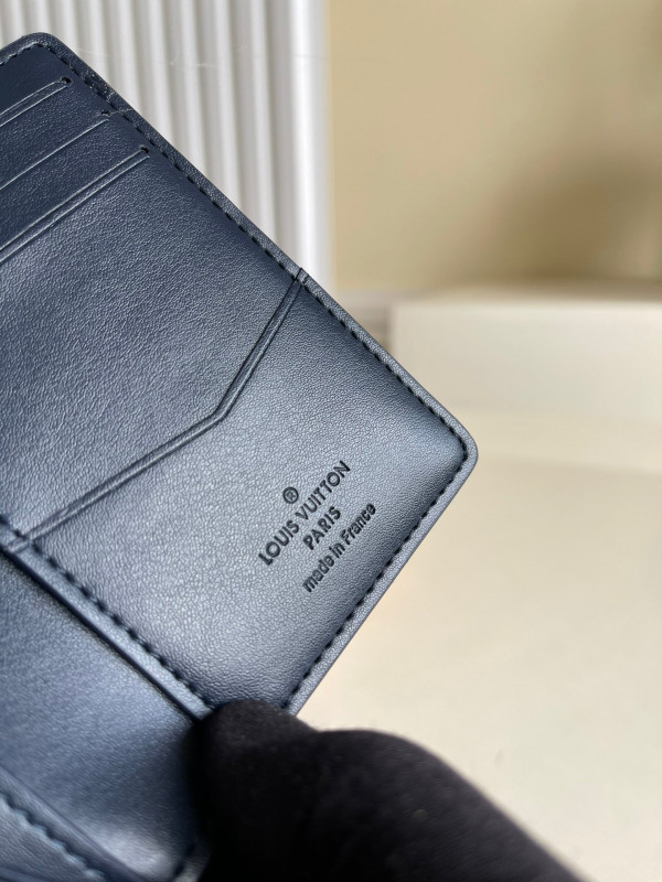 l0*is V*t0n pocket organizer