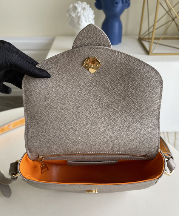 l0*is V*t0n pont 9 soft mm