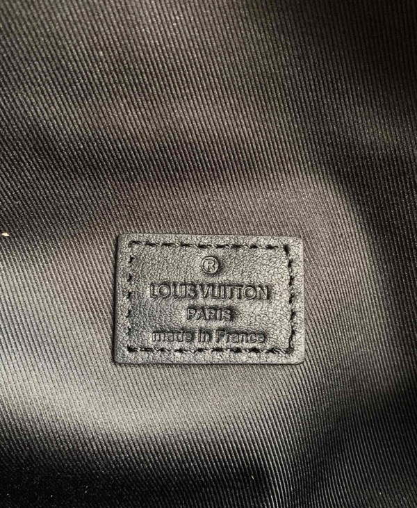 l0*is V*t0n discovery bumbag