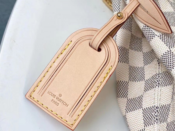 l0*is V*t0n graceful pm