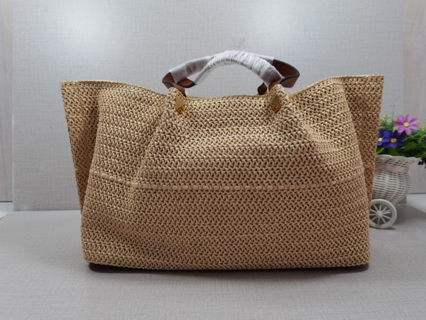 VALENTINO MEDIUM STRAW SUMMER TOTE