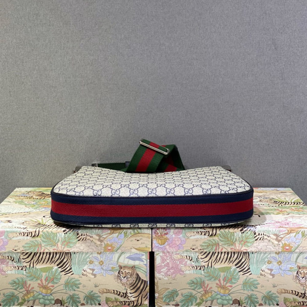 G*u*i attache large shoulder bag