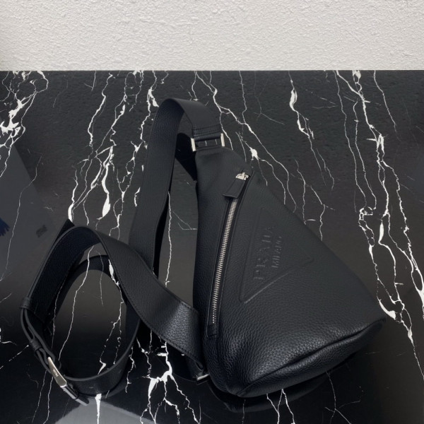 Pra*a cross leather bag