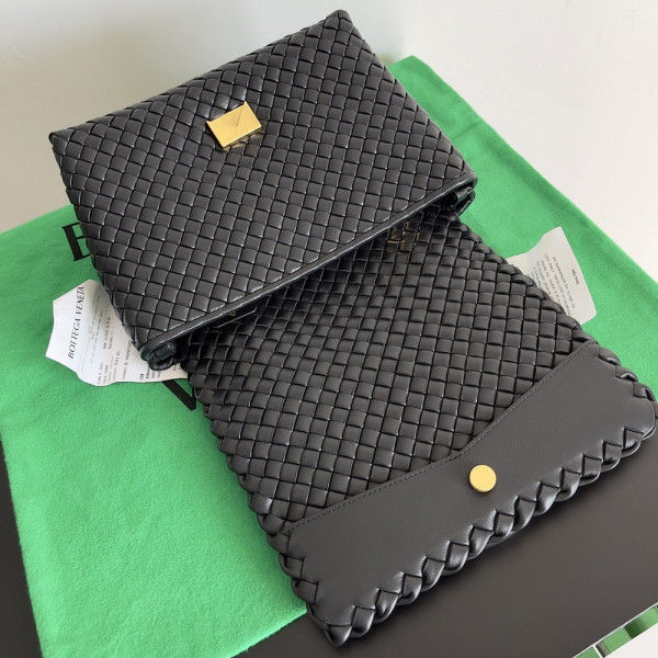 bo*te*ga Ve*ne*ta patti top handle bag