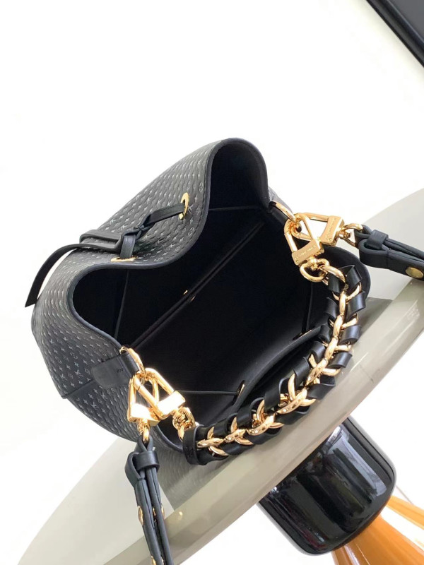 l0*is V*t0n nÉonoÉ bb