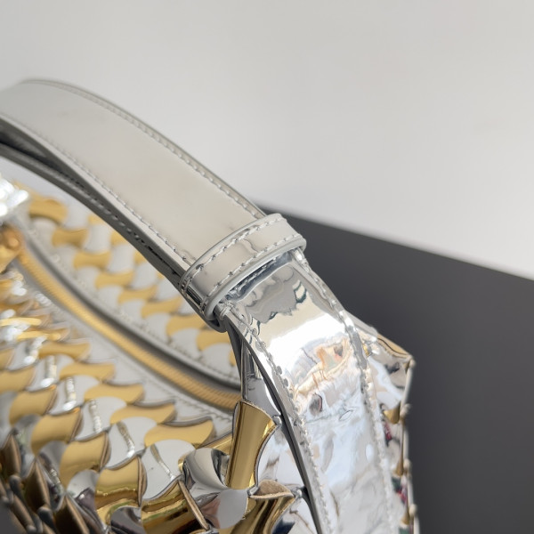 bo*te*ga Ve*ne*ta candy wallace-22*13*9cm