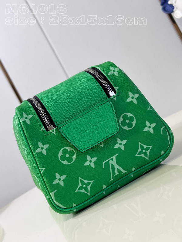 l0*is V*t0n dopp kit -28*15*16.5cm
