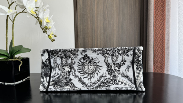 MEDIUM DIRO BOOK TOTE-36*18*28CM