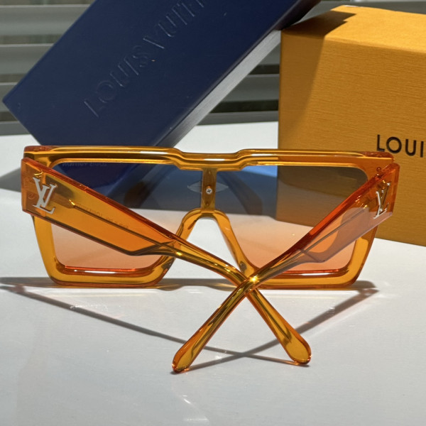 louvis V*t0n sunglasses