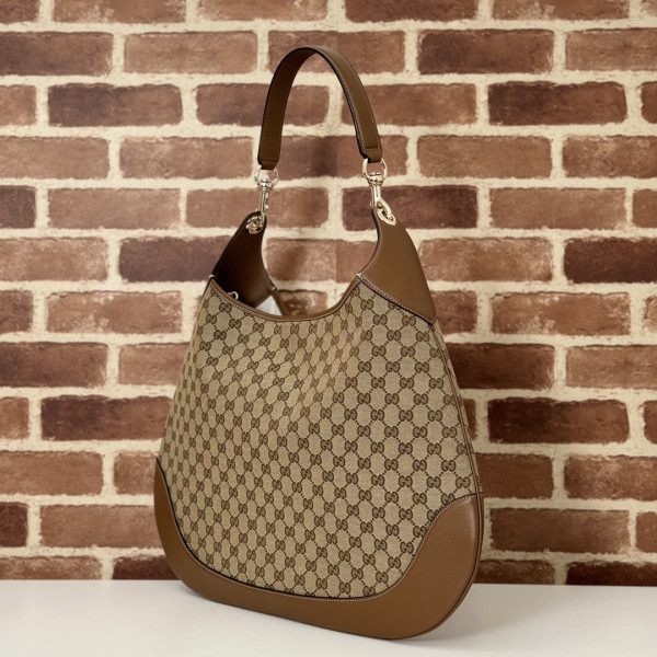 G*u*i b large shoulder bag