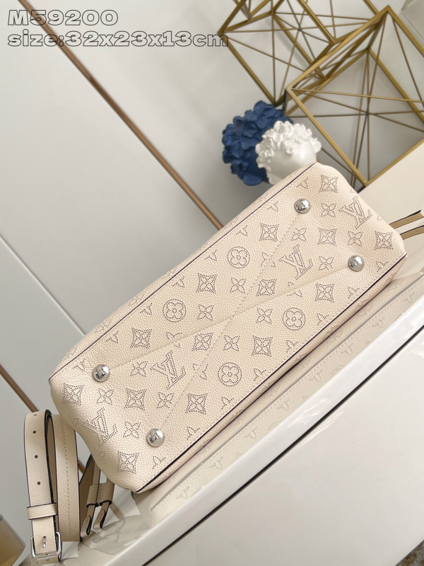 l0*is V*t0n bella tote