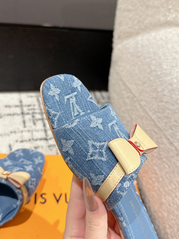 l0*is V*t0n slippers