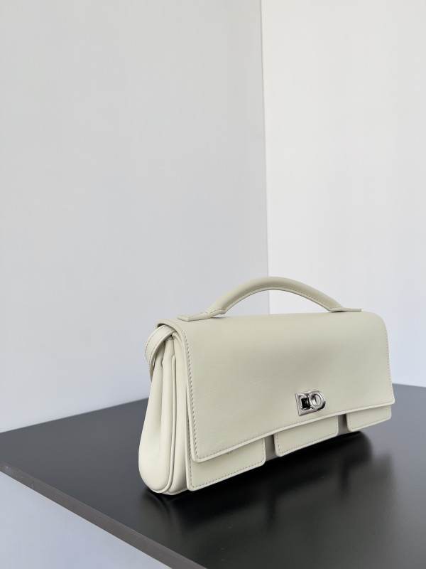 Ba*len*cia*ga bel air small clutch