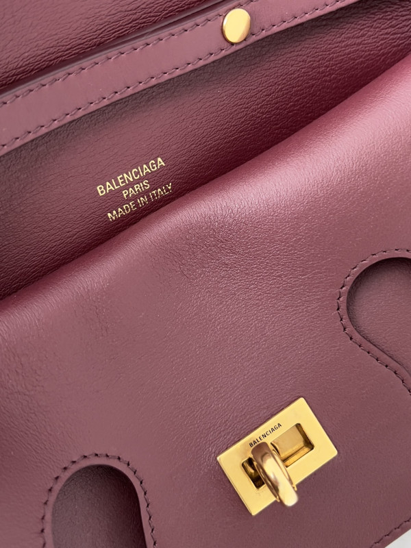 Ba*len*cia*ga bel air small clutch