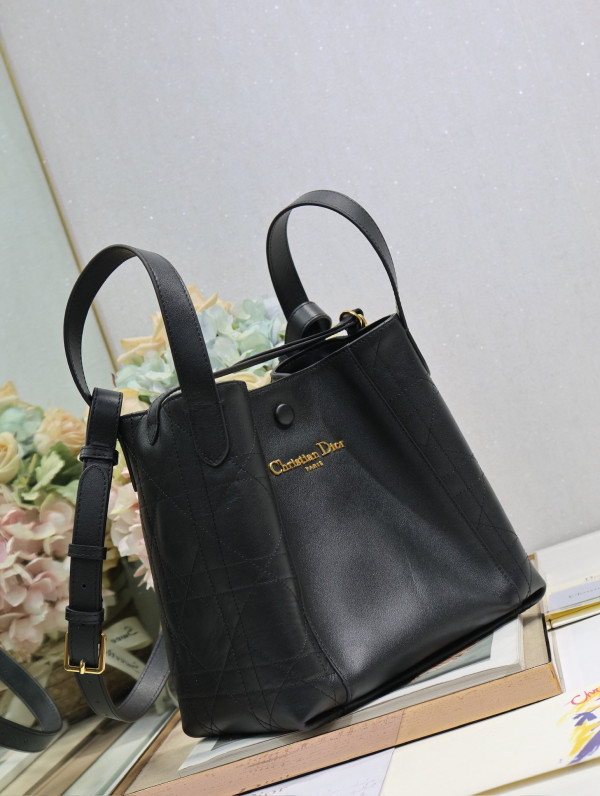 Diro Medium Signature Bucket Bag - 24*23*14CM