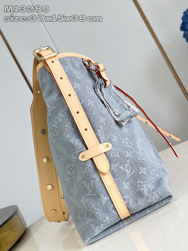 l0*is V*t0n carryall mm- 39 x 30 x 15cm