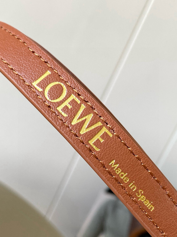 L0ew* amazona 23 bag in soft grained calfskin - 23*10*15cm