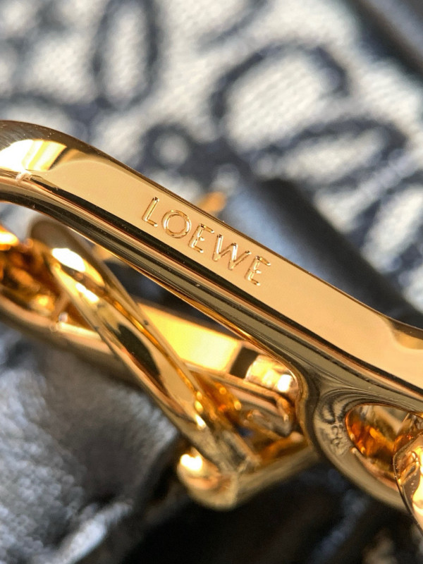 L0ew* amazona 23 bag in soft grained calfskin - 23*10*15cm