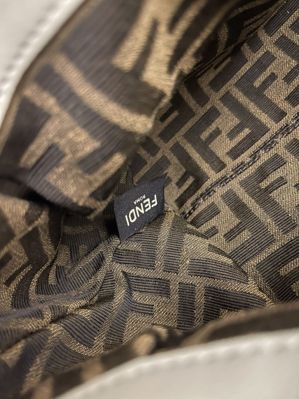 F**di spy small - 32*12*18cm